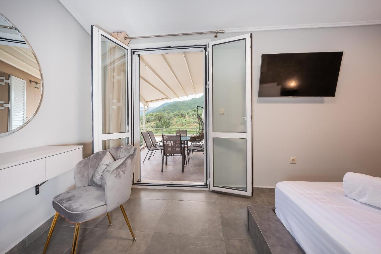 Nikole'S Villas Luxury 180M2 Tirós Exterior foto